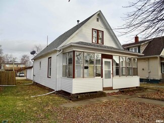 425 Herman St, Pekin, IL 61554