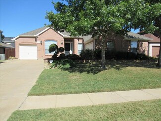 1303 Liverpool Ln, Mansfield, TX 76063