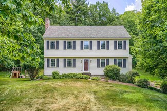 14 Hemlock St, Londonderry, NH 03053