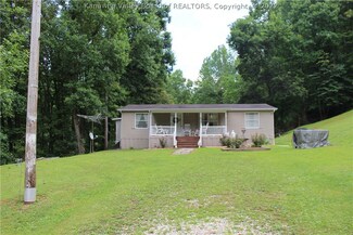 4109 Blue Sulphur Rd, Ona, WV 25545