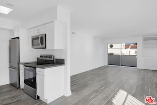 1610 S Beverly Glen Blvd Unit 6, Los Angeles, CA 90024