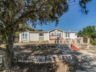 404 N Walnut Way, Boerne, TX 78006