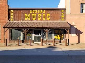 31 W Olive St, Aurora, MO 65605