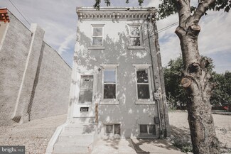 924 S 4th St, Camden, NJ 08103