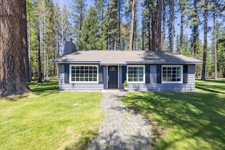 26308 SW Metke Ln, Camp Sherman, OR 97730