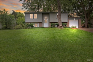 8273 Larkspur Dr, Baldwinsville, NY 13027