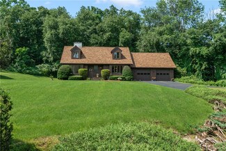 271 Knollridge Dr, North Smithfield, RI 02896