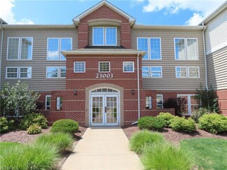 23003 Chandlers Ln Unit 220, Olmsted Falls, OH 44138