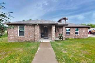 600 Saint Luke St, Terrell, TX 75160