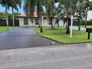 16961 SW 213 Ln, Miami, FL 33187