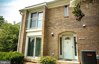 3862 Persimmon Cir, Fairfax, VA 22031