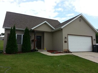 1703 Pineridge Ct, Mayville, WI 53050