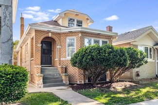 5945 W Dakin St, Chicago, IL 60634