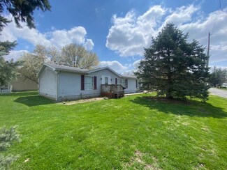 1001 S Locust St, Carlinville, IL 62626