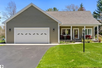 301 Pearl St, Kingsley, MI 49649