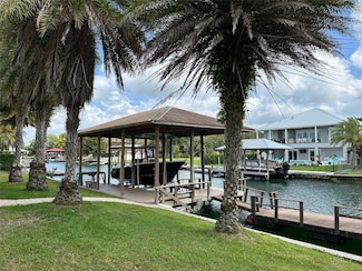 722 SE 1st Ct, Crystal River, FL 34429