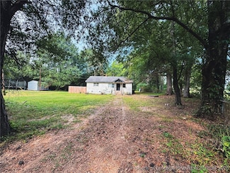 466 W Forest Oaks Dr, Sanford, NC 27330