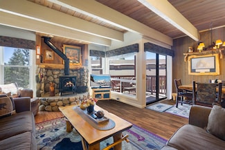 194 Hillside Dr Unit 40, Mammoth Lakes, CA 93546