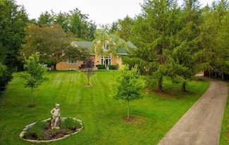 7394 Whitlind Ln, Athens, OH 45701