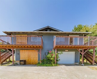 2417 C & D Snyder Ave, Bremerton, WA 98312