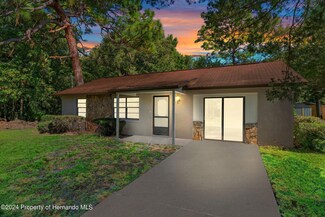 7205 W Village Dr, Homosassa, FL 34446