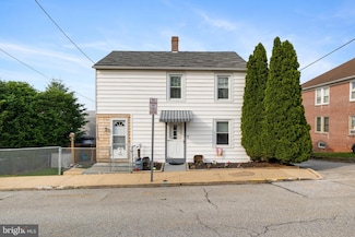 99 S Pine St, Red Lion, PA 17356