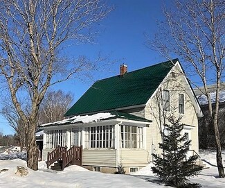 41 Mechanic St, Dover Foxcroft, ME 04426