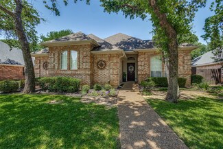 3613 Bordeaux Ln, Hurst, TX 76054
