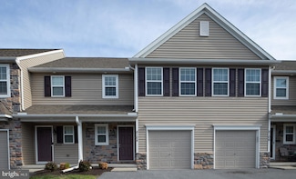 8104 Lenker Dr, Harrisburg, PA 17112
