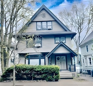 79 Aspinwall Ave Unit 2, Brookline, MA 02446