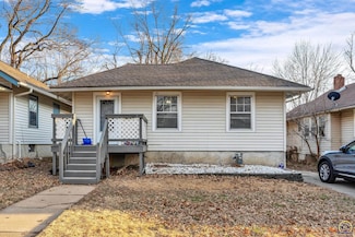 2217 SW Kenilworth Ct, Topeka, KS 66606