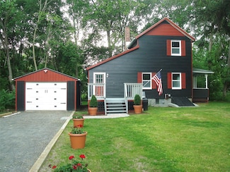 5 W Cottage Rd, Poughkeepsie, NY 12601
