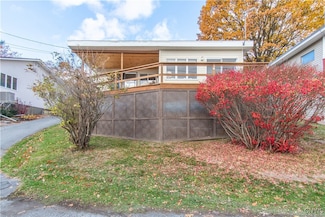 19474 Crestview Dr, Wellesley Island, NY 13640