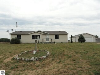 6086 Remick Rd, Blanchard, MI 49310