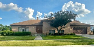 10531 Camelot St, Westchester, IL 60154