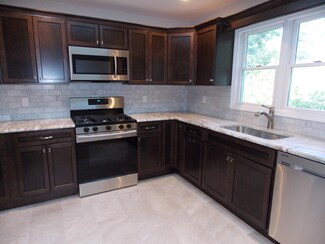 27 Layton Ave, Pine Beach, NJ 08741