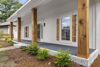560 Bay Pointe Cir, Brandon, MS 39047