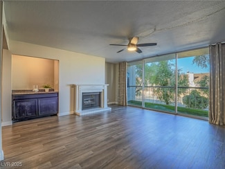 725 N Royal Crest Cir Unit 213, Las Vegas, NV 89169