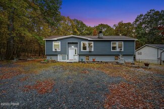 1067 Deer Run E, Bushkill, PA 18324