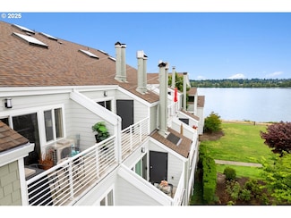 275 N Hayden Bay Dr Unit 275, Portland, OR 97217