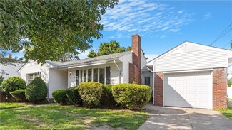 737 Admiral St, Providence, RI 02908