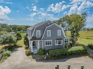 27 Mayflower Ln, Dennis Port, MA 02639