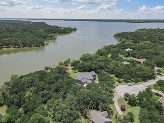 2001 Oak View Ct, Aubrey, TX 76227