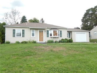 218 Green St, Houston, PA 15342