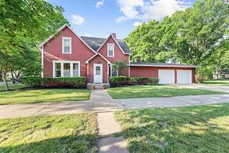 231 N 1st St, Lindsborg, KS 67456