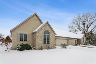 125 Fieldcrest Dr, Brillion, WI 54110