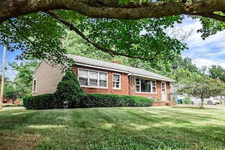 115 Dodds Ct, Burlington, VT 05408