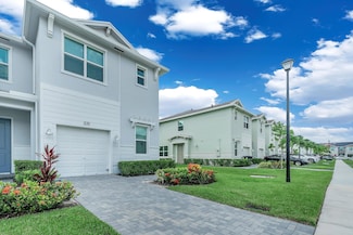 235 SE Woodbark St, Port Saint Lucie, FL 34984