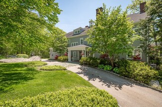 12 Proctor St, Manchester, MA 01944