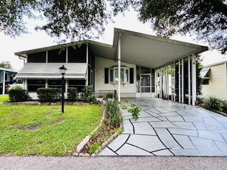 608 Klickety Klak Ln, Valrico, FL 33594